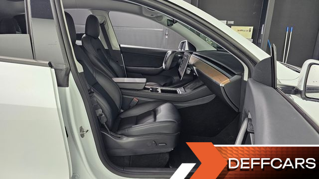 Tesla MODEL Y Long Range AWD купить на сайте DeffCars