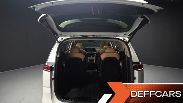 Kia CARNIVAL Gasoline 9-Seater Signature купить на сайте DeffCars