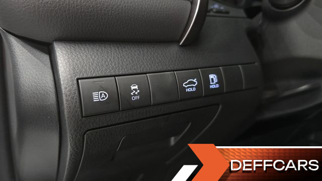 Toyota CAMRY 2.5 XLE Hybrid купить на сайте DeffCars