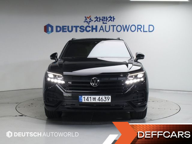 Volkswagen TOUAREG 3.0 TDI R-Line купить на сайте DeffCars