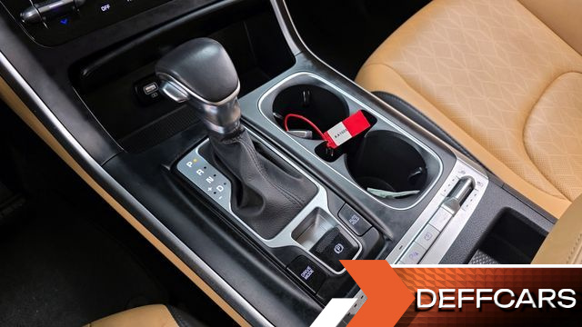 Kia CARNIVAL Gasoline 9-Seater Prestige купить на сайте DeffCars