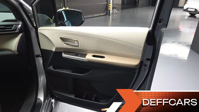 Toyota SIENNA 2.5 Hybrid AWD купить на сайте DeffCars