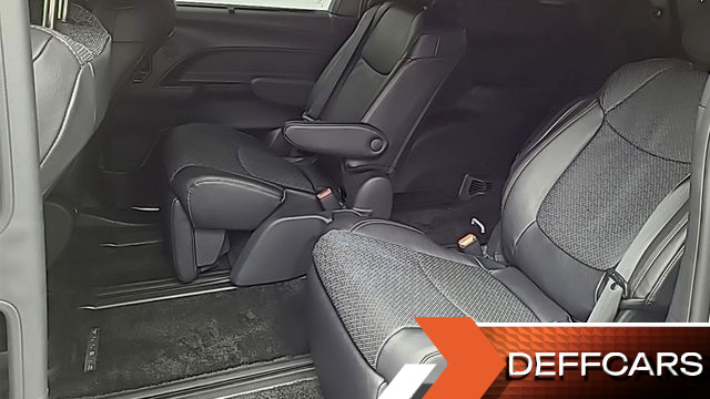 Toyota SIENNA 2.5 Hybrid 2WD купить на сайте DeffCars