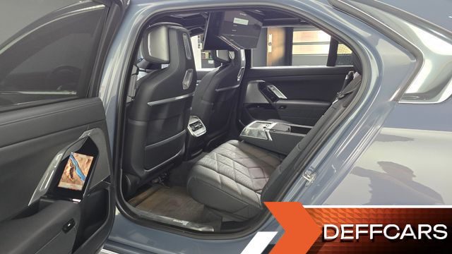 BMW 7-SERIES 740i sDrive Design Pure Excellence купить на сайте DeffCars