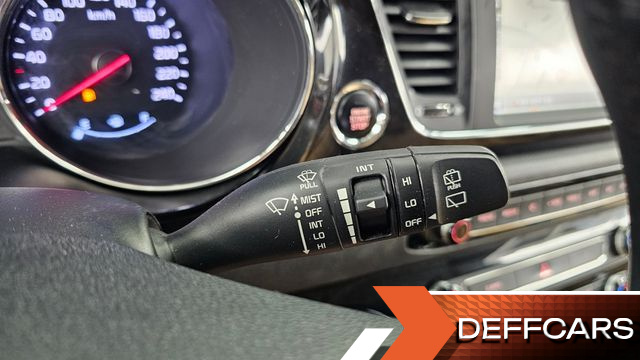 Kia CARNIVAL 9-Seater Hi-Limousine Noblesse Special купить на сайте DeffCars