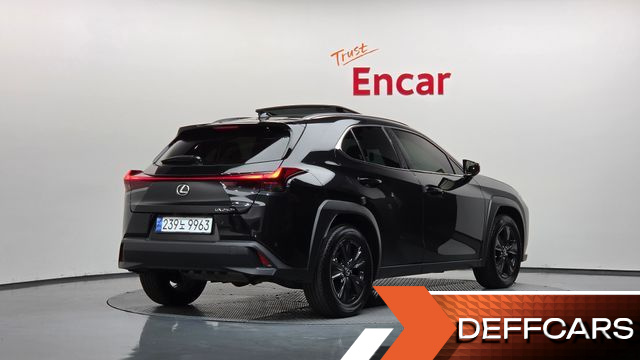 Lexus UX 2.0 2WD купить на сайте DeffCars