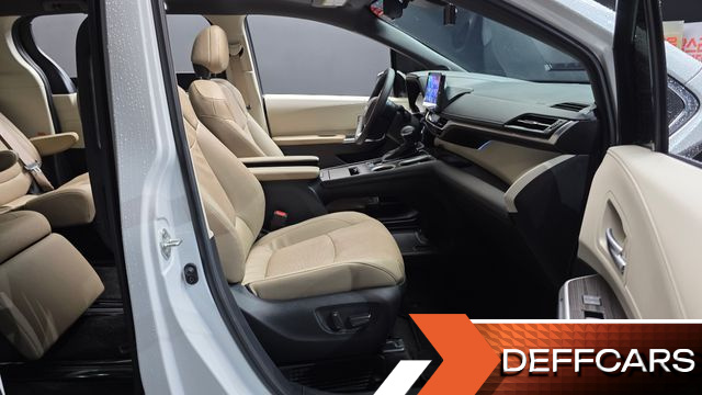 Toyota SIENNA 2.5 Hybrid AWD купить на сайте DeffCars