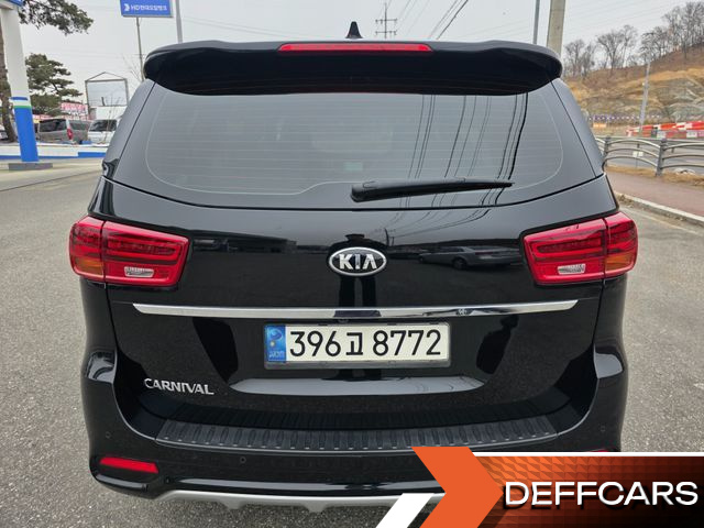 Kia CARNIVAL 9-Seater Prstige купить на сайте DeffCars
