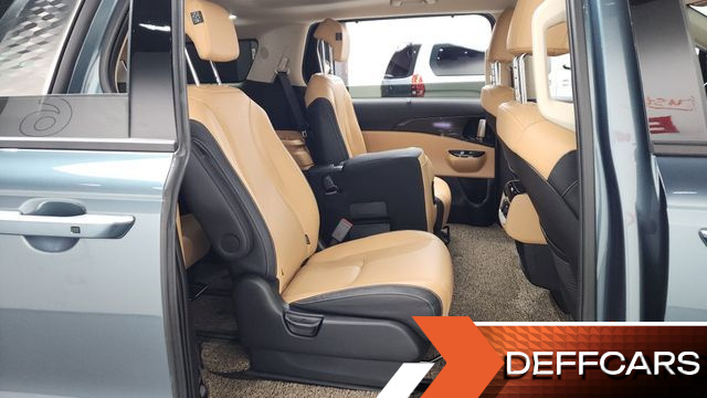 Kia CARNIVAL Gasoline 11-Seater Signature купить на сайте DeffCars