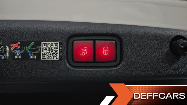 Mercedes E-CLASS E300 4MATIC Exclusive купить на сайте DeffCars