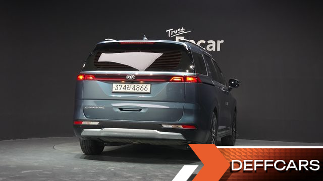 Kia CARNIVAL Gasoline 9-Seater Signature купить на сайте DeffCars