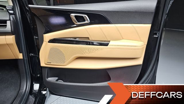 Kia CARNIVAL Gasoline 9-Seater Signature купить на сайте DeffCars