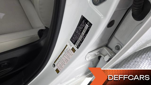 Toyota PRIUS 2.0 XLE купить на сайте DeffCars
