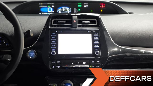 Toyota PRIUS 1.8 купить на сайте DeffCars