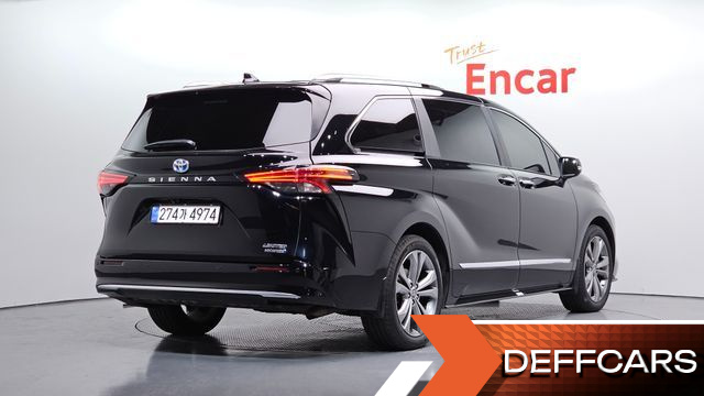Toyota SIENNA 2.5 Hybrid 2WD купить на сайте DeffCars