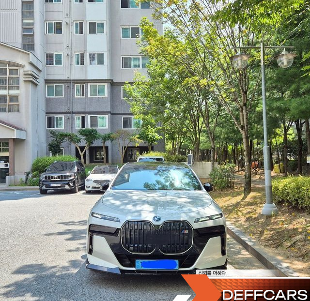 BMW I7 xDrive 60 M sport купить на сайте DeffCars