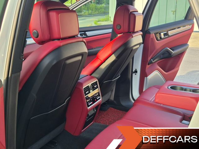 Porsche CAYENNE 3.0 PLATINUM EDITION купить на сайте DeffCars