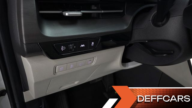 Kia CARNIVAL 9-Seater Signature купить на сайте DeffCars