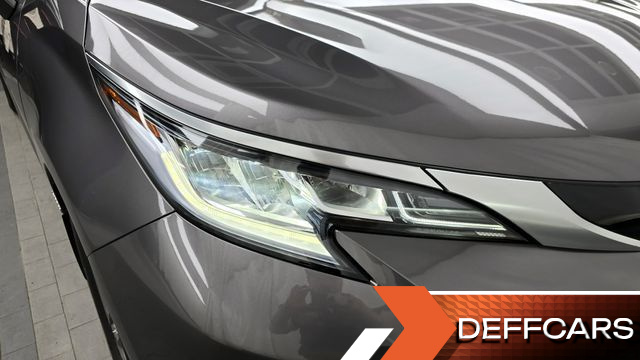 Toyota SIENNA 2.5 Hybrid AWD купить на сайте DeffCars