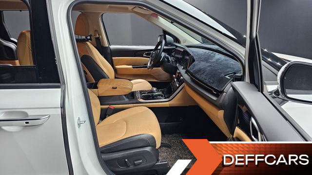 Kia CARNIVAL Gasoline 7-Seater Signature купить на сайте DeffCars