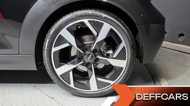 Mini COOPER CONVERTIBLE Favoured купить на сайте DeffCars