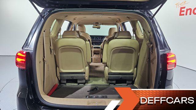 Kia CARNIVAL 9-Seater Prstige купить на сайте DeffCars