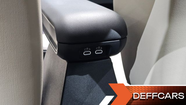 Mini COOPER 5 Door Favoured купить на сайте DeffCars