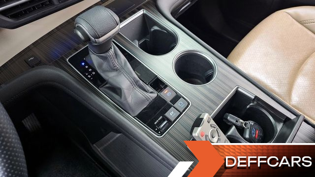 Toyota SIENNA 2.5 Hybrid 2WD купить на сайте DeffCars