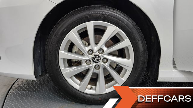 Toyota CAMRY 2.5 LE Hybrid купить на сайте DeffCars