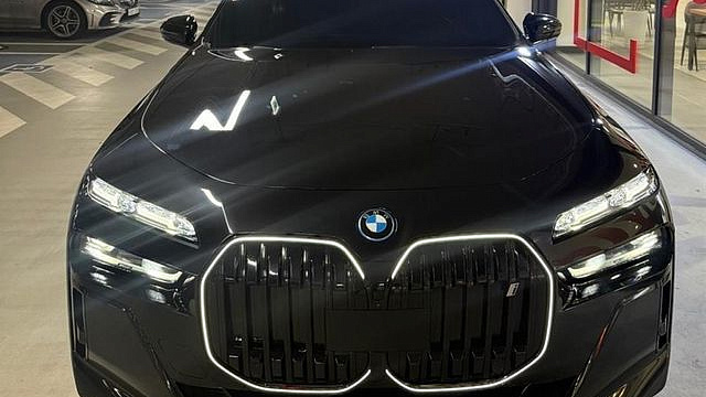 BMW I7 eDrive 50 M Sport купить на сайте DeffCars