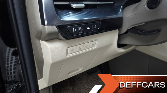 Kia CARNIVAL Gasoline 9-Seater Hi-Limousine Signature купить на сайте DeffCars
