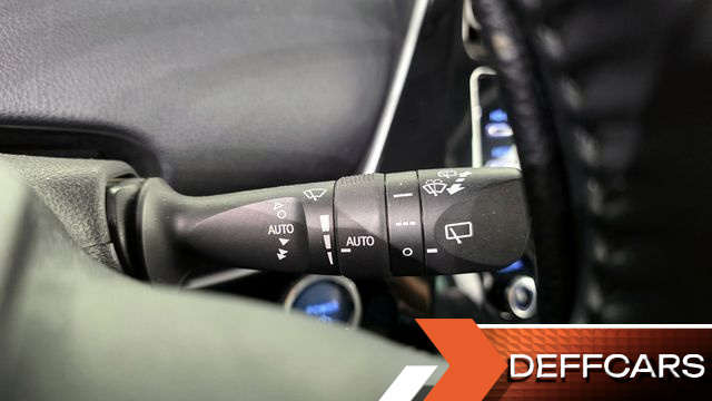 Toyota PRIUS 1.8 купить на сайте DeffCars