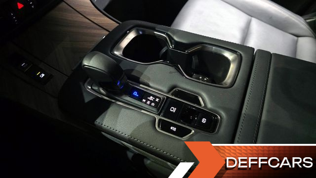 Lexus LM 500h Royal купить на сайте DeffCars