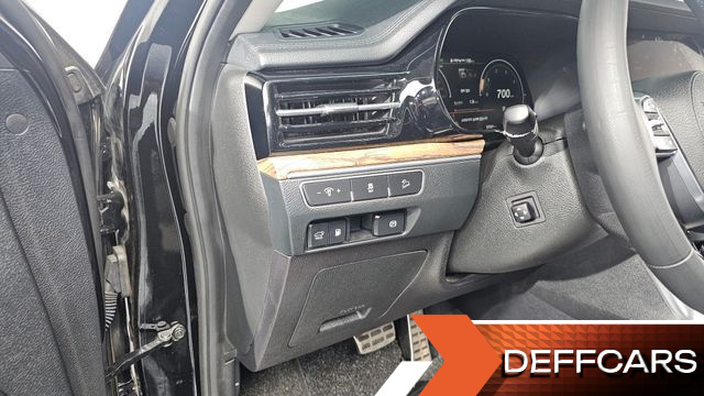 Kia MOHAVE Diesel 3.0 4WD 6-Seater Masters купить на сайте DeffCars