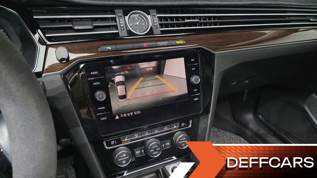 Volkswagen PASSAT 2.0 TDI Premium купить на сайте DeffCars