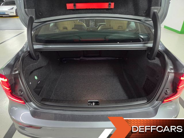Volvo S60 T5 Inscroption купить на сайте DeffCars
