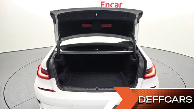 BMW 3-SERIES 320i M Sport купить на сайте DeffCars