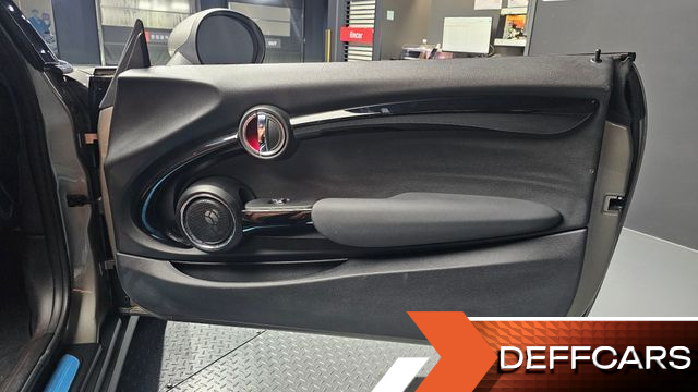 Mini COOPER CONVERTIBLE Standard 3rd купить на сайте DeffCars