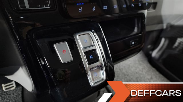 Hyundai STARIA 4WD Lounge 9-Seater Inspiration купить на сайте DeffCars