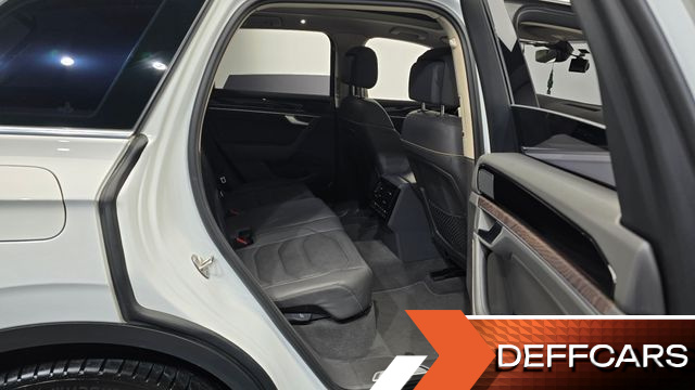 Volkswagen TOUAREG 3.0 TDI Prestige купить на сайте DeffCars