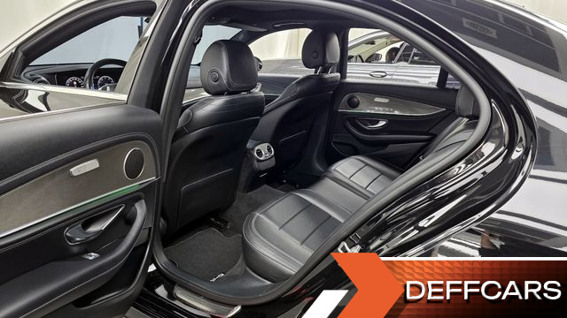 Mercedes E-CLASS E300 4MATIC AMG Line купить на сайте DeffCars