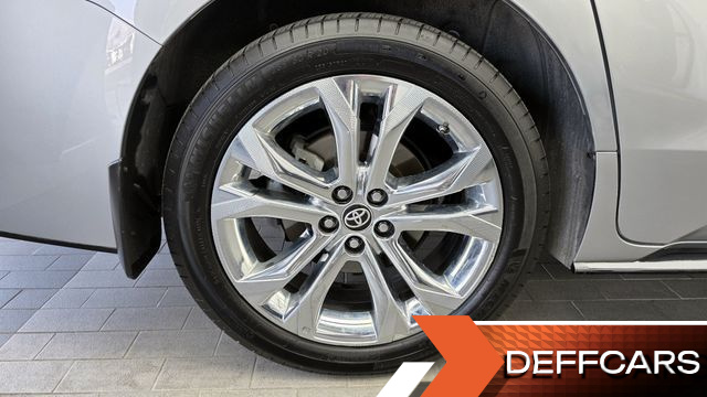 Toyota SIENNA 2.5 Hybrid 2WD купить на сайте DeffCars