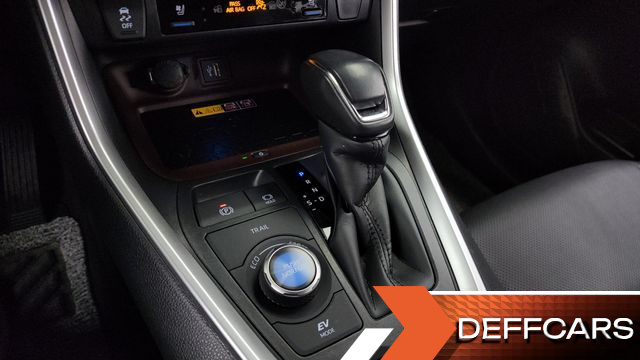 Toyota RAV4 2,5 4WD Hybrid LTD купить на сайте DeffCars