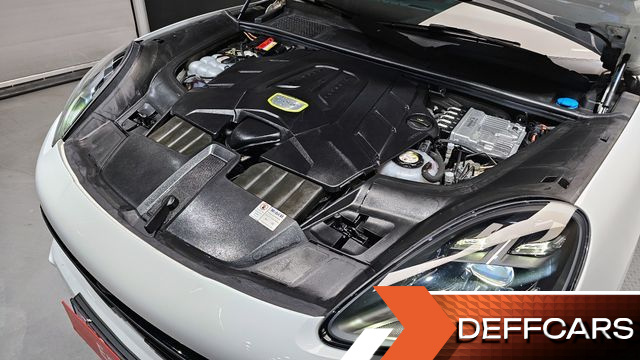 Porsche CAYENNE 3.0 E-Hybrid купить на сайте DeffCars