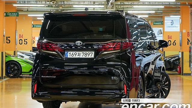 Toyota ALPHARD 2.5 HEV Executive AWD купить на сайте DeffCars