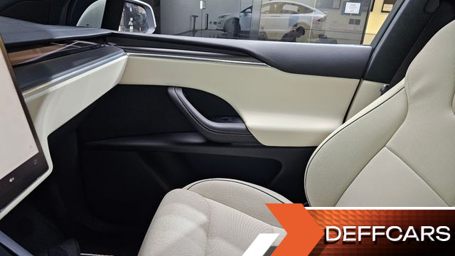 Tesla MODEL X Plaid купить на сайте DeffCars