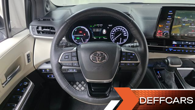 Toyota SIENNA 2.5 Hybrid AWD купить на сайте DeffCars
