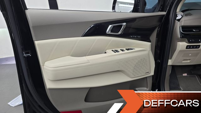 Kia CARNIVAL HEV 4-Seater Hi Limousine Signature купить на сайте DeffCars