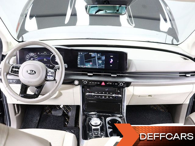 Kia CARNIVAL Gasoline 7-Seater Signature купить на сайте DeffCars