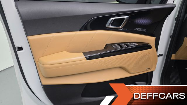 Kia CARNIVAL Gasoline 9-Seater Signature купить на сайте DeffCars
